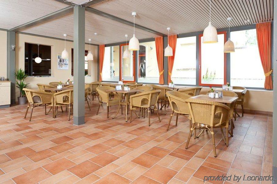 Jufa Hotel Weinviertel - Eselsmuehle Зеефельд Ресторан фото