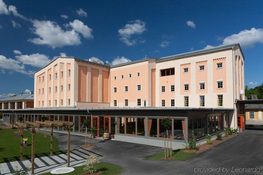 Jufa Hotel Weinviertel - Eselsmuehle Зеефельд Экстерьер фото