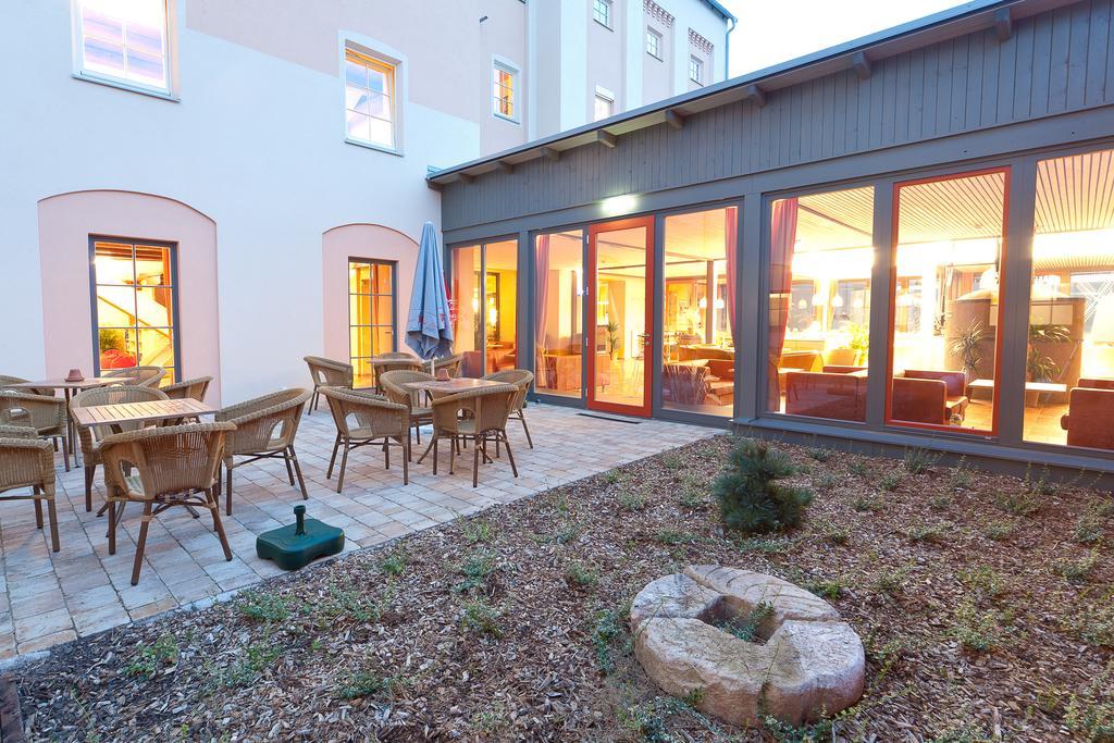 Jufa Hotel Weinviertel - Eselsmuehle Зеефельд Экстерьер фото