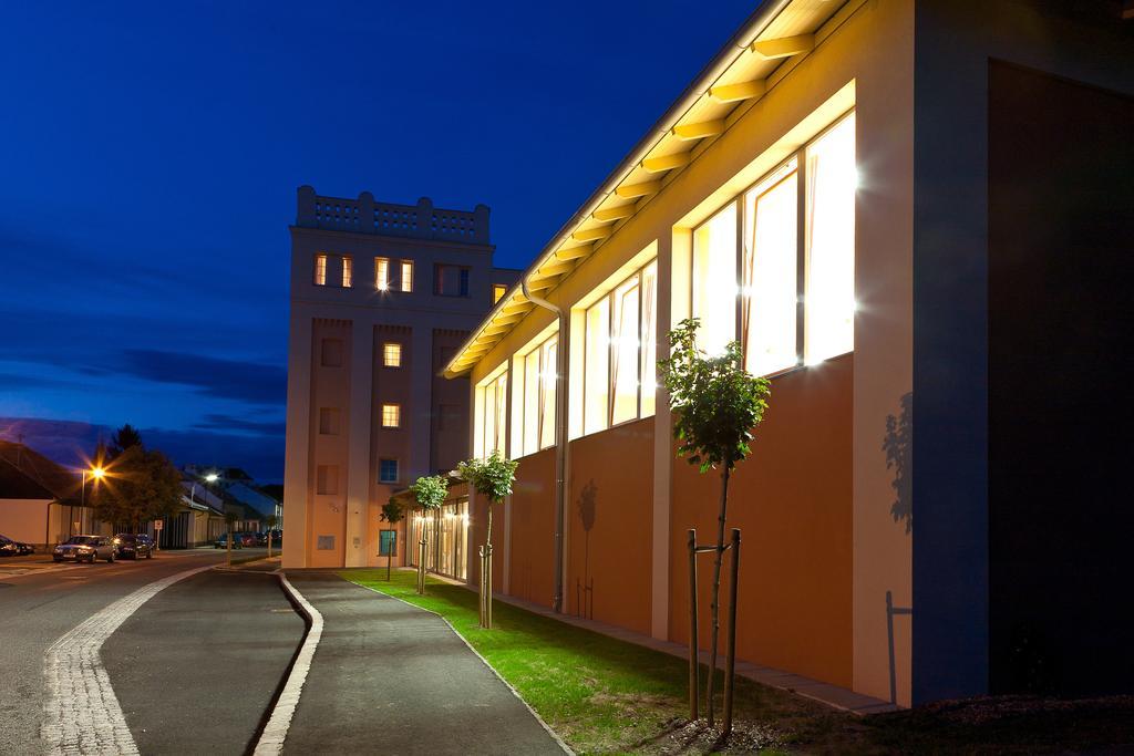 Jufa Hotel Weinviertel - Eselsmuehle Зеефельд Экстерьер фото